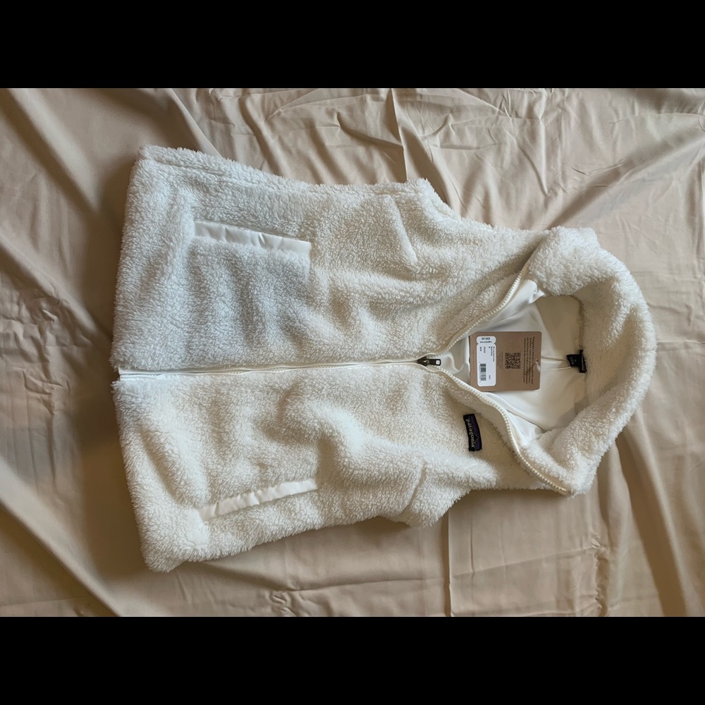 NWT Patagonia white fur vest